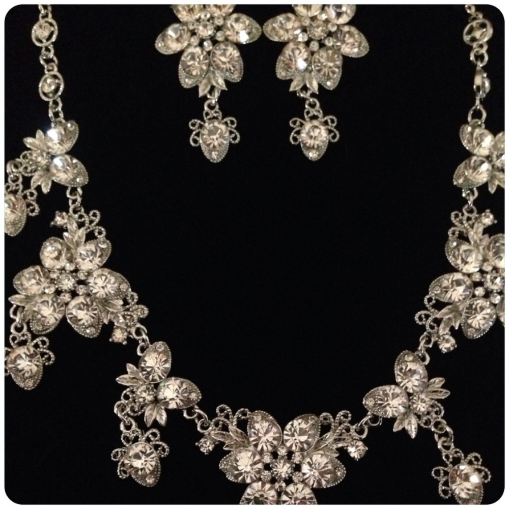 Vintage style earring